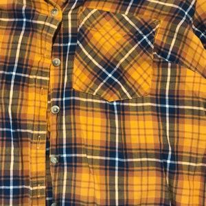 H&M Tops - H&M flannel with pocket H&M Tops - H&M flannel with pocket